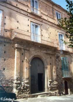 Palazzo Toraldo Scattaretica (foto Salvatore Libertino)